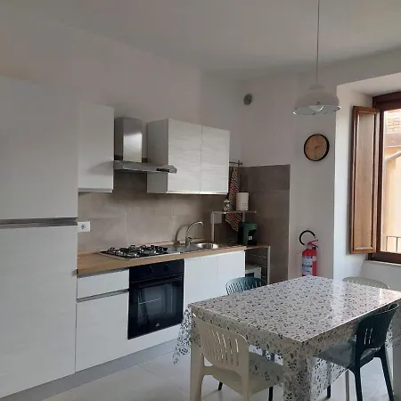 Finestra Su San Bernardino * LʼAquila