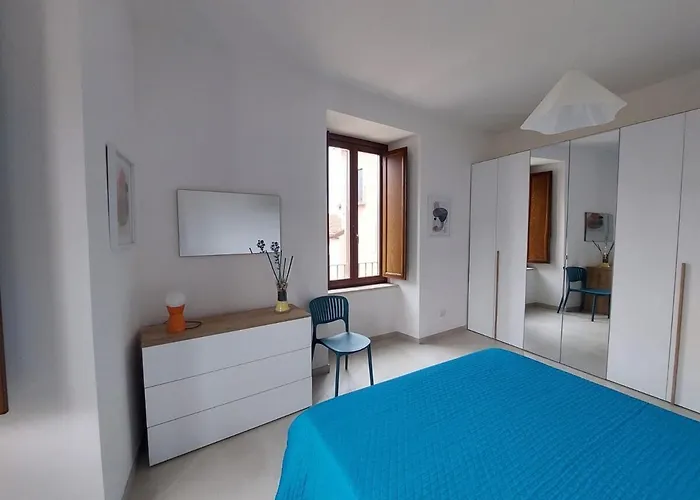 Finestra Su San Bernardino LʼAquila