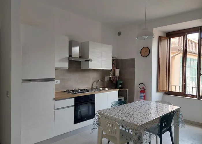 Finestra Su San Bernardino * LʼAquila