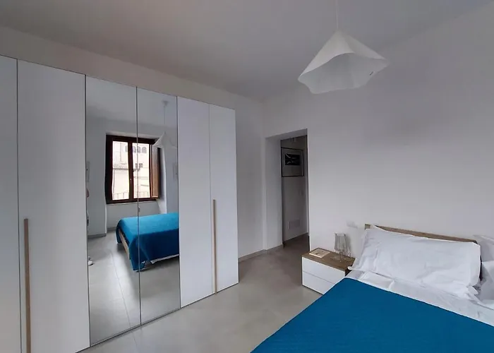 Finestra Su San Bernardino LʼAquila